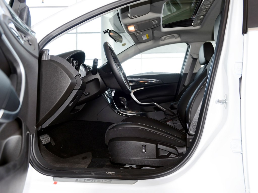 君威做工粗糙车身缝隙大,11款君威和23款做工区别