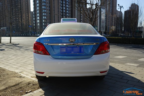 先睹为快比亚迪e5纯电动汽车全网首测