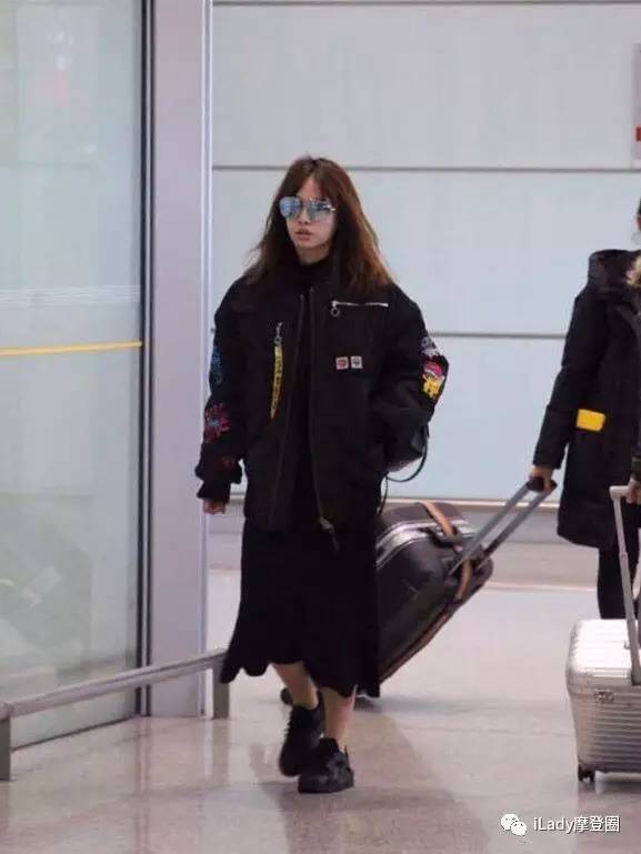 女明星机场look,盘点当红女明星们的机场照片