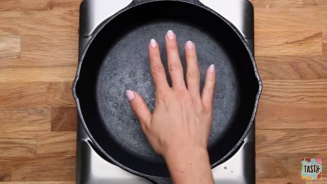 铁锅生锈怎么办如何防止铁锅生锈,铸铁锅与生铁锅哪个爱生锈