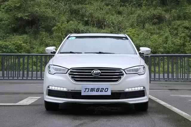 这中型车顶配12万，标配无钥匙套件，但公子都不开难怪销量几百