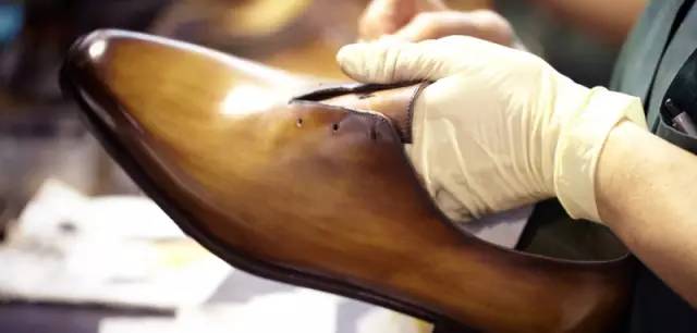 「WST干货」想要了解一个金融男生的品味,看看他穿的鞋子