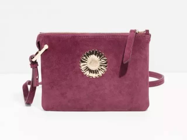 听说新年背“红包”能添财运!