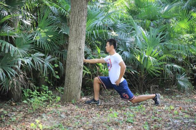 跑后正确拉伸动作教程避免粗腿,如何短跑后拉伸