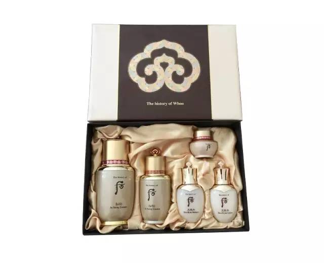 今年过年不收礼，收礼还收whoo套盒~