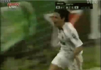 天下足球十大经典庆祝动作劳尔,世界足坛十大霸气庆祝