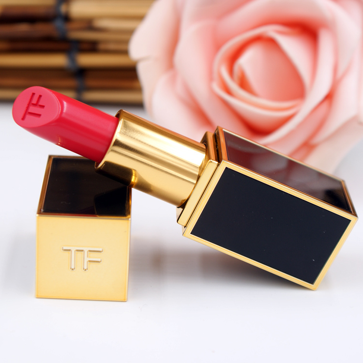 什么颜色的口红适合新年涂,适合新年的平价口红