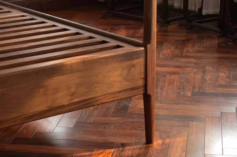 青岛实木定制床,珠海定制简约实木床