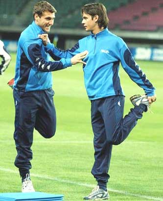 春节我们看完春晚再看足球圈里的帅哥，内含帅你一脸的卡卡