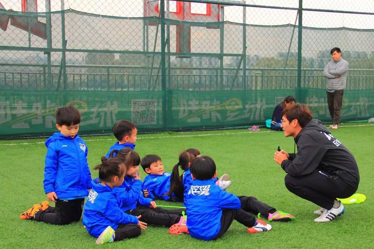 哇咔足球培训,哇咔星球青训营
