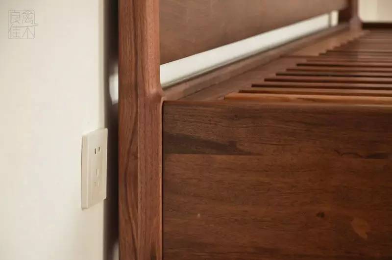 青岛实木定制床,珠海定制简约实木床