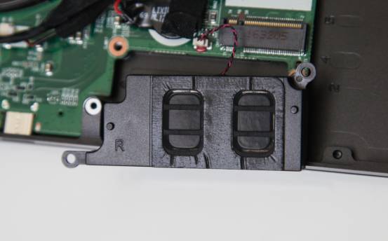 雷蛇灵刃razerbladepro,雷蛇买灵刃14还是灵刃15