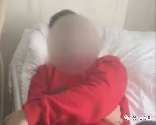 学生之间打闹骨折怎么报警,学生在寝室和同学打闹骨折