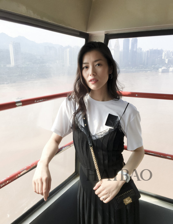 雅诗兰黛esteelauder沁水粉底液,esteelauder粉底液