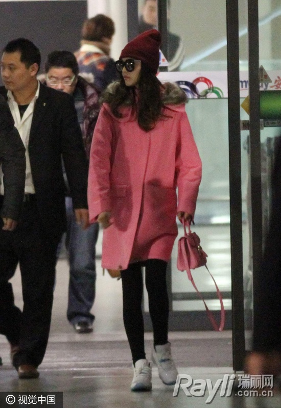 关晓彤马丁靴搭配,关晓彤美体裤老爹鞋穿搭