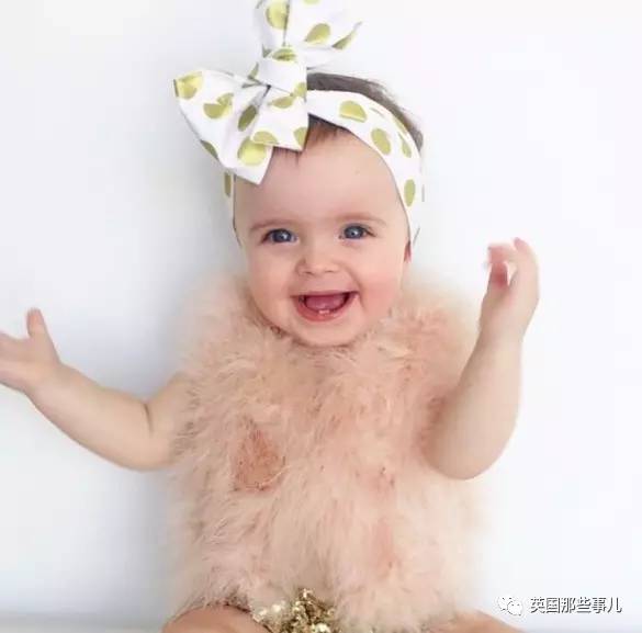 两岁能干嘛？人家的两岁……已经开始各种走秀代言了……