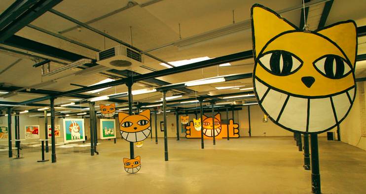 有一个街头艺术家把一只猫涂遍了巴黎,后来它遍布了全世界