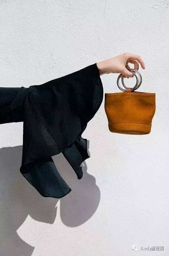 种草|您新一年的手袋余额已经不足,请及时充值!