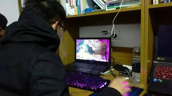 「笔吧故事会」见证四个学霸的诞生,续