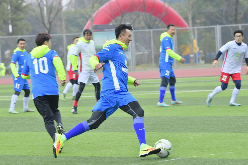 2018全国青少年足球训练营,青少年足球公益夏令营