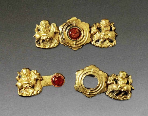 鉴赏｜后妃吉服与便服