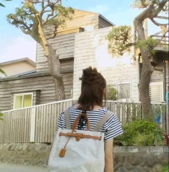 2021十款必买小众轻奢双肩包,质感超好厚实的纯色双肩包