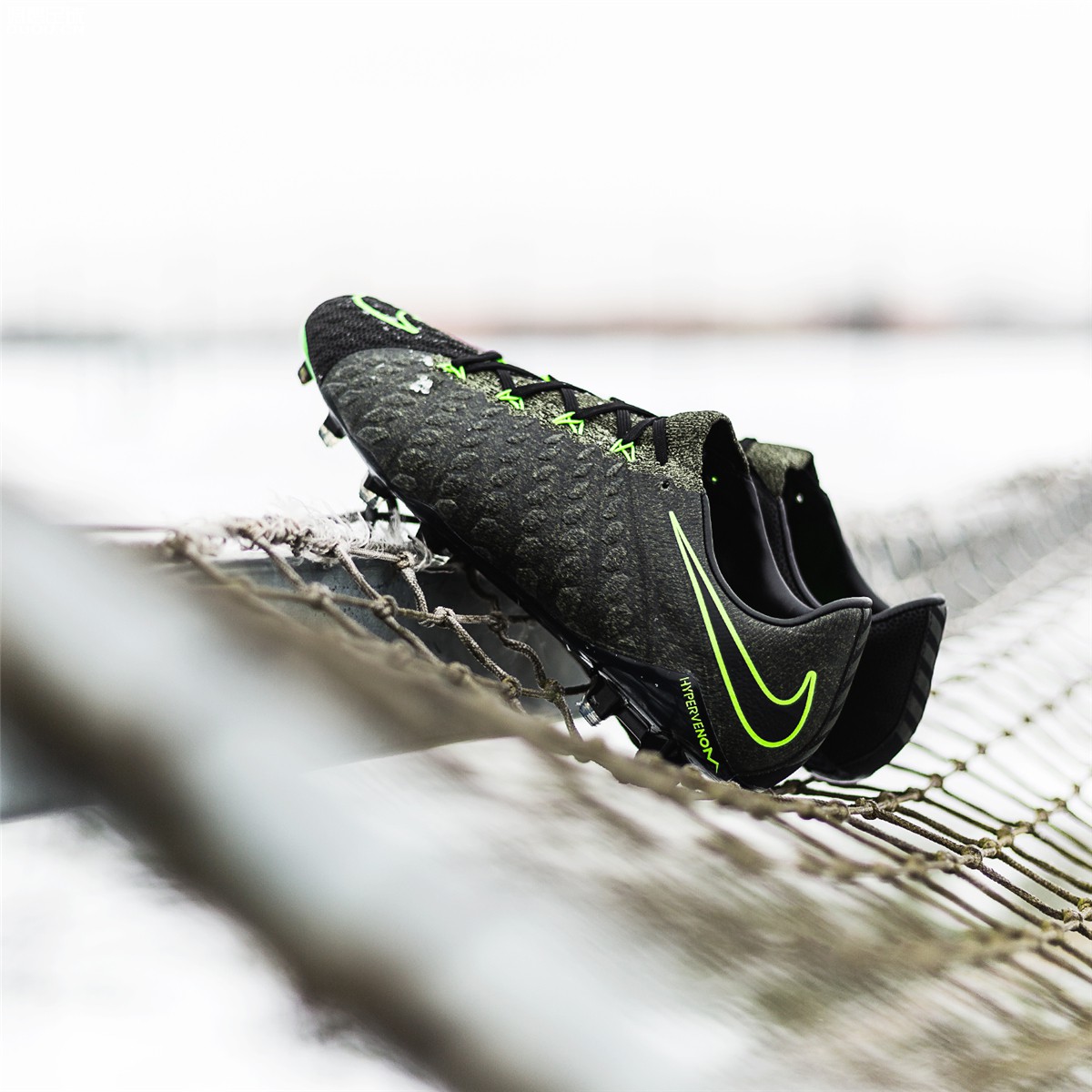 耐克发布毒锋IIITechCraft袋鼠皮版本足球鞋