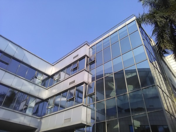 ivviV1M评测：除唯美设计，还支持电信黄金频段