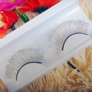 适合元旦的简单妆容,新年又日常又酷的妆容