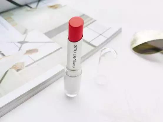 涂上口红整个人都有气色了,涂上这支口红永远嘴角上扬