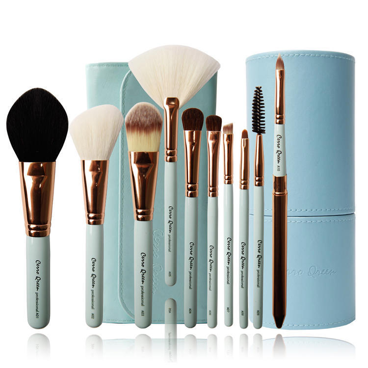 女人没有两把刷子怎能混江湖,出来混一定要有两把刷子