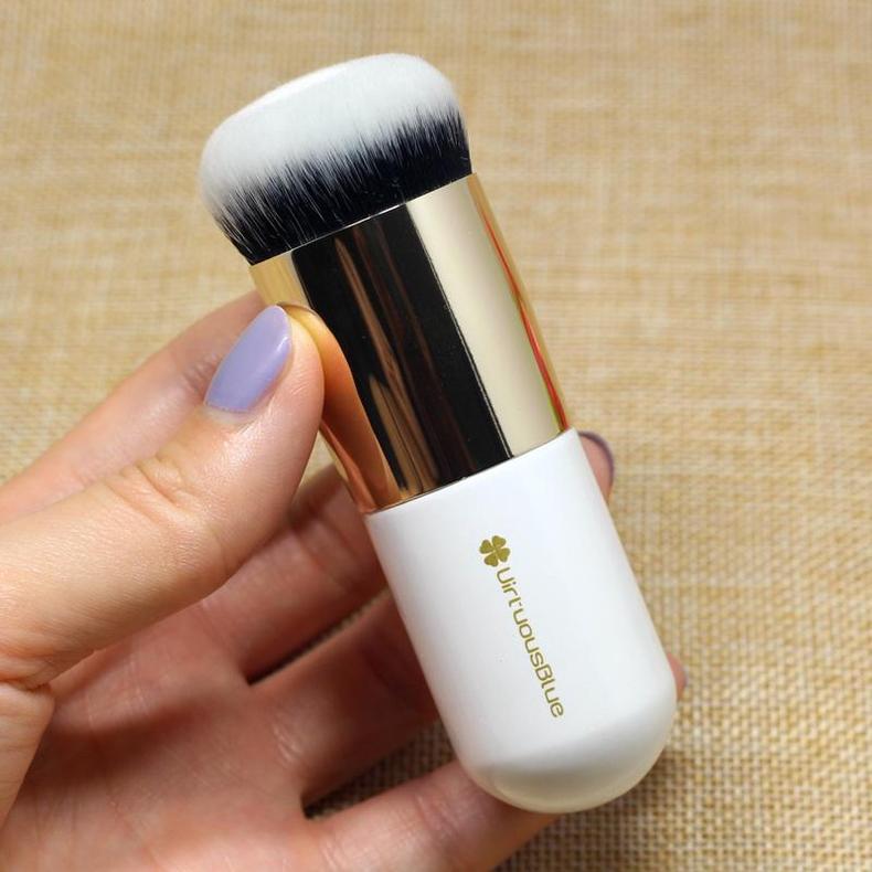 女人没有两把刷子怎能混江湖,出来混一定要有两把刷子