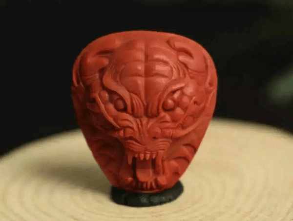 鸡年能戴什么首饰招财运,鸡年戴什么金吊坠好运