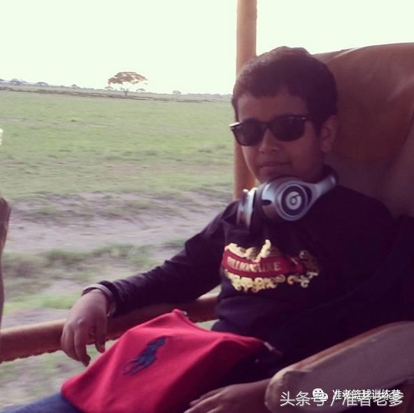 14岁迪拜男孩花200万买球鞋，叔叔阿姨你们穷爆了！