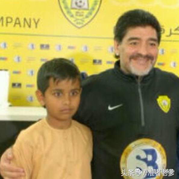 14岁迪拜男孩花200万买球鞋，叔叔阿姨你们穷爆了！