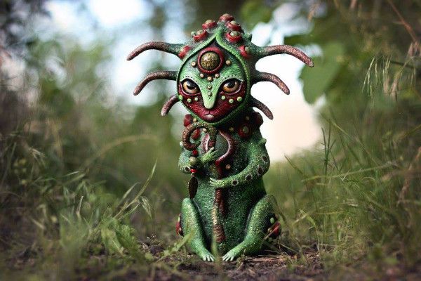 这些怪脸娃娃似乎拥有某种神奇的魔力!你感受到了吗?