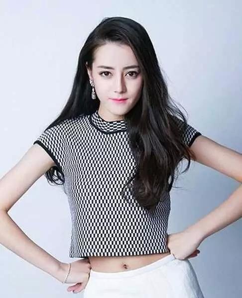 发型怎样打理不显秃头,发型快速打理教程