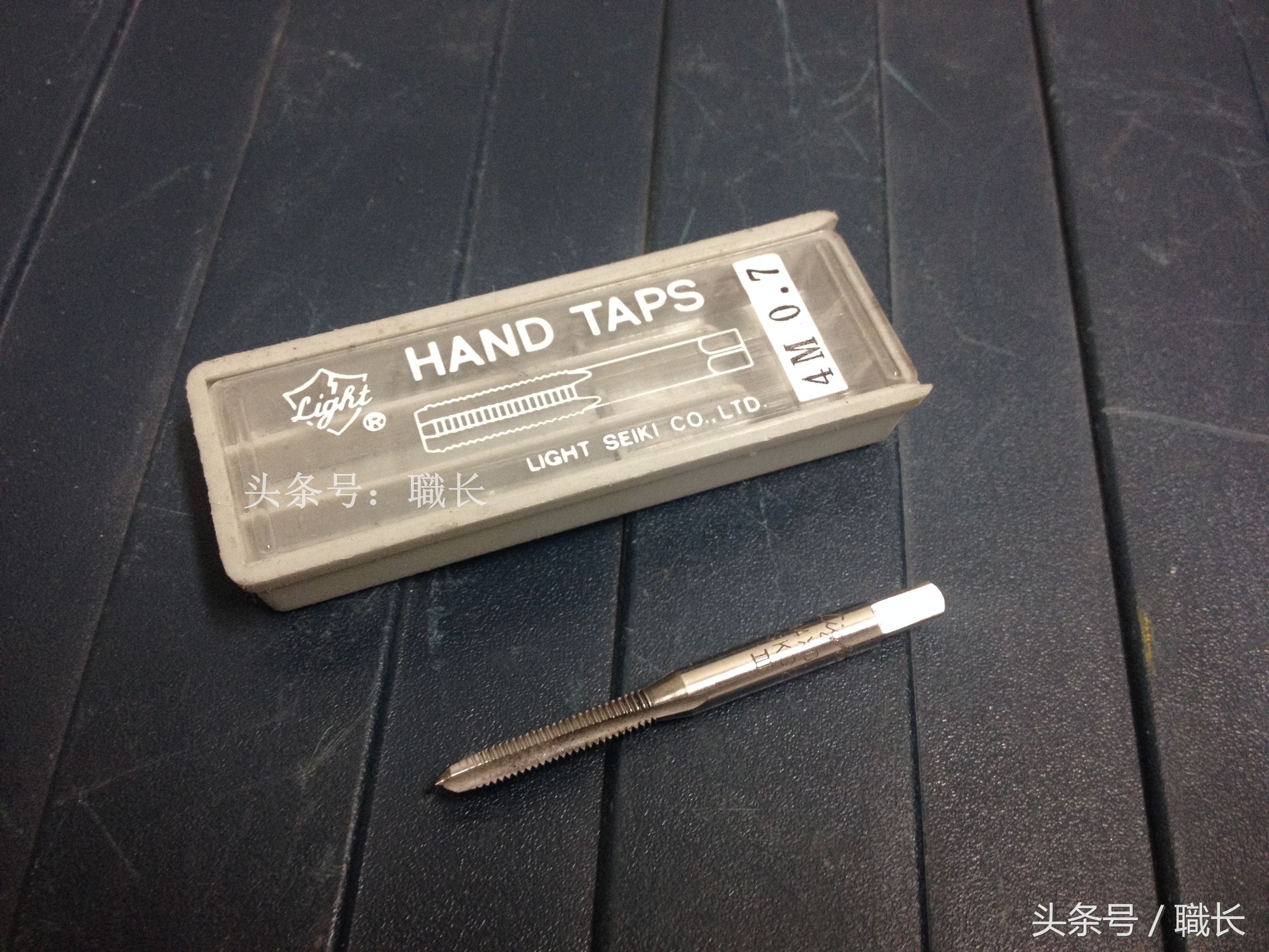 电工更换灯泡注意事项,电工暗线顶盒子坏了怎么换