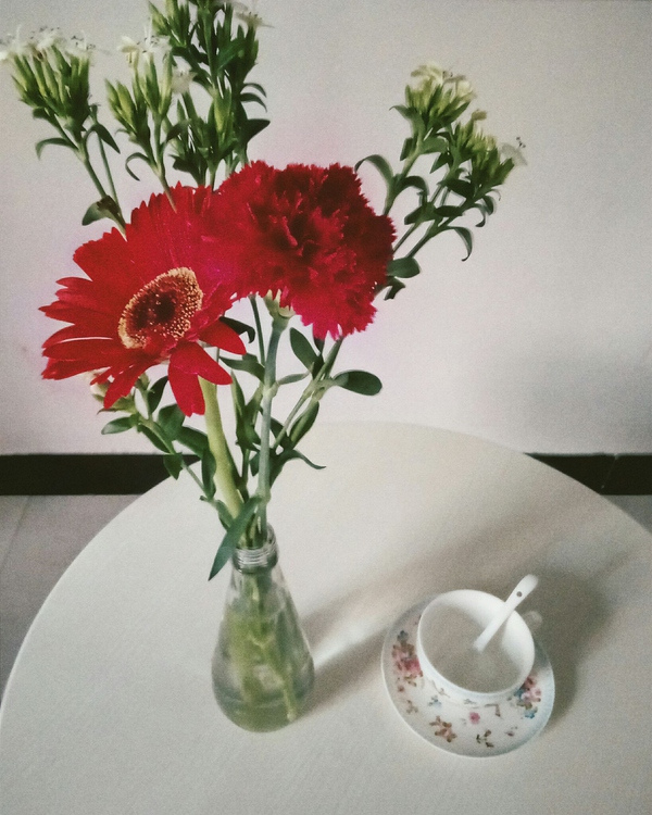 女大学生改造出租屋10平方,女大学生改造小屋