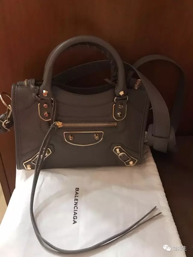 包粉晒包，新年到，用新包，送祝福！