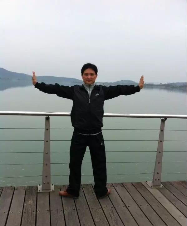 李华伟蹲墙松腰,李华伟健身教练