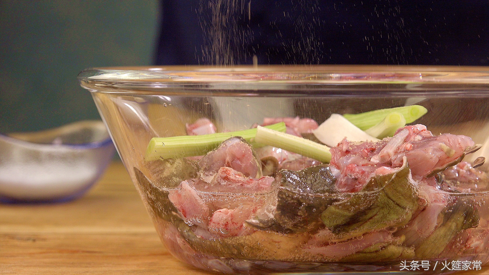 牛蛙怎么烧又嫩又好吃,卤牛蛙怎么让肉不散