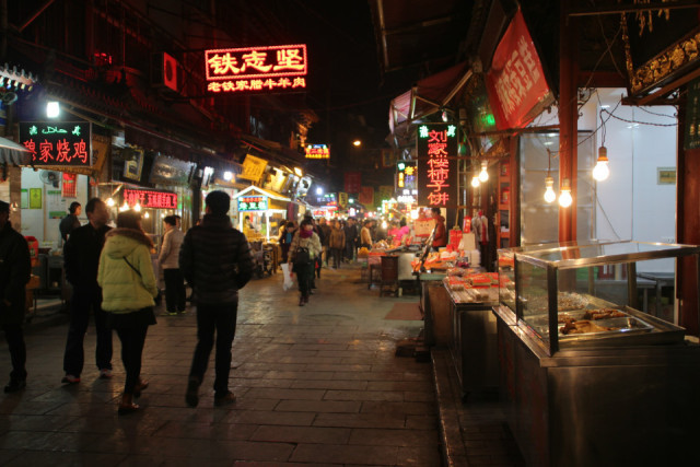 八大城市的美食街一场舌尖上的美味之旅