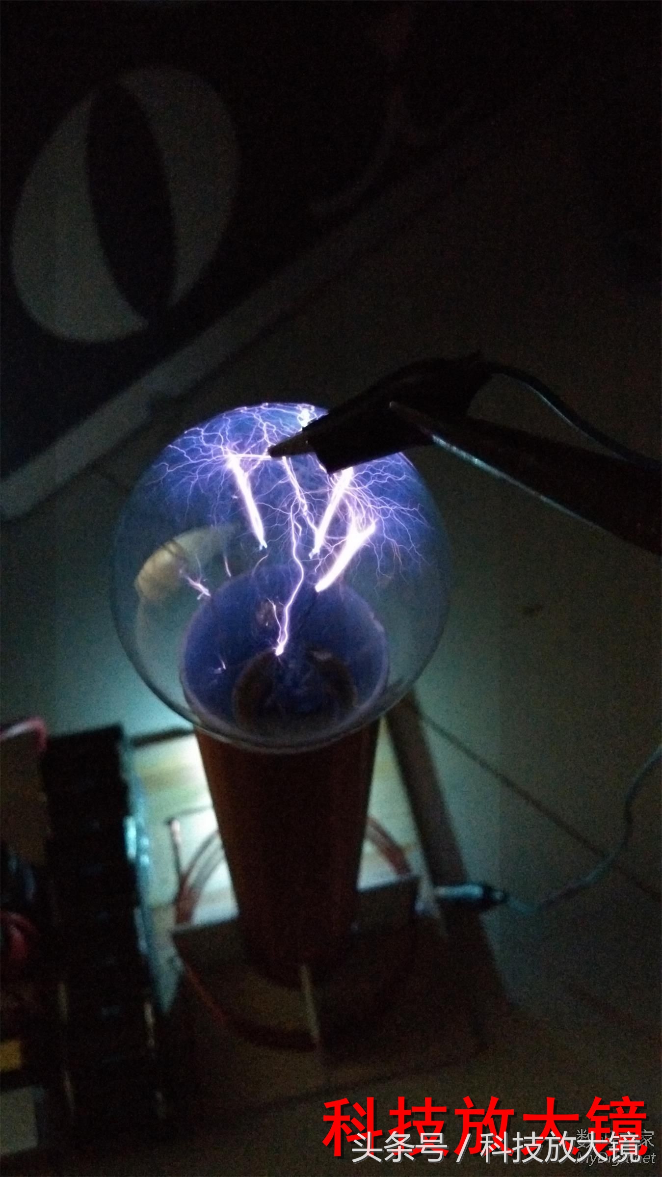 特斯拉线圈闪电制作教程,特斯拉线圈人造闪电原理及制作