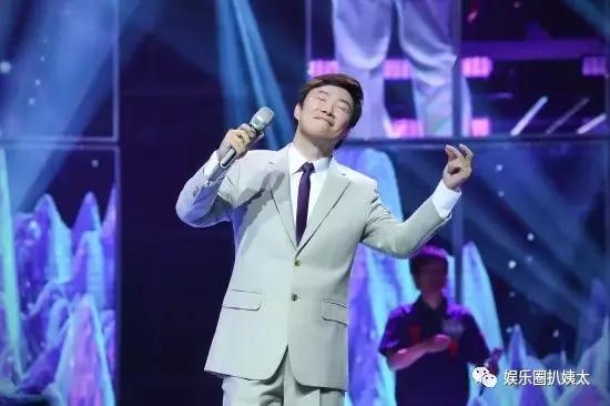 张杰下腰歌唱,张杰大张伟开场舞