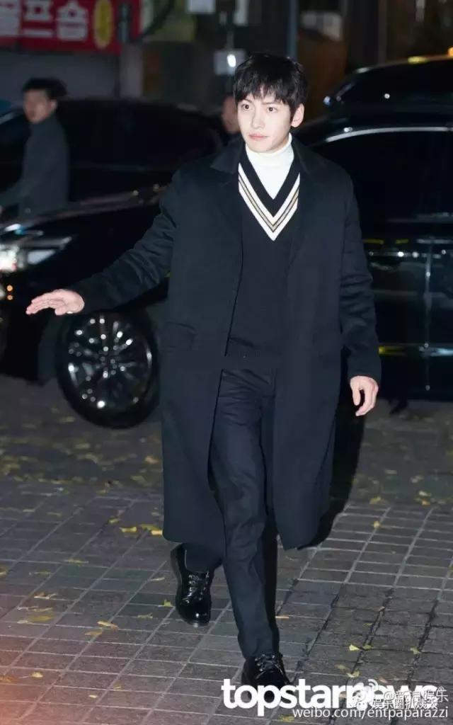 郭德纲撞衫鹿晗李宇春池昌旭,原来他一直是撞衫届的“战斗机”啊