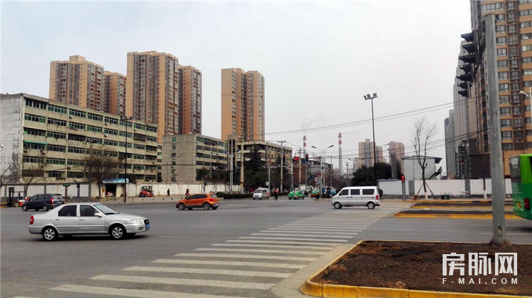 左边万科城,右边智慧城,合能公馆在长安一点也不偏!