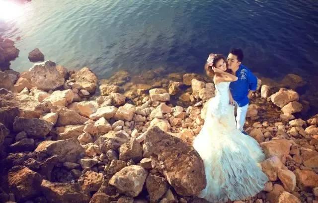 南充到云南拍婚纱照预计要多少钱,春天云南拍婚纱照的地方