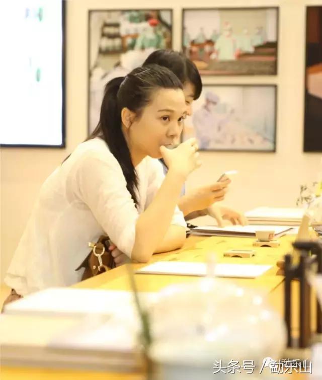 车内品茶氛围,怎样在家营造一种饮茶的氛围