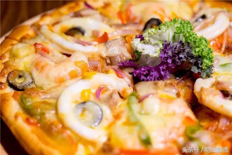 最火的足球主题餐厅,足球主题餐吧